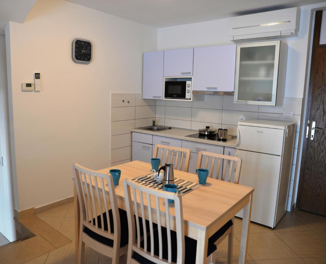 Apartments Palma & Pino ツレス エクステリア 写真