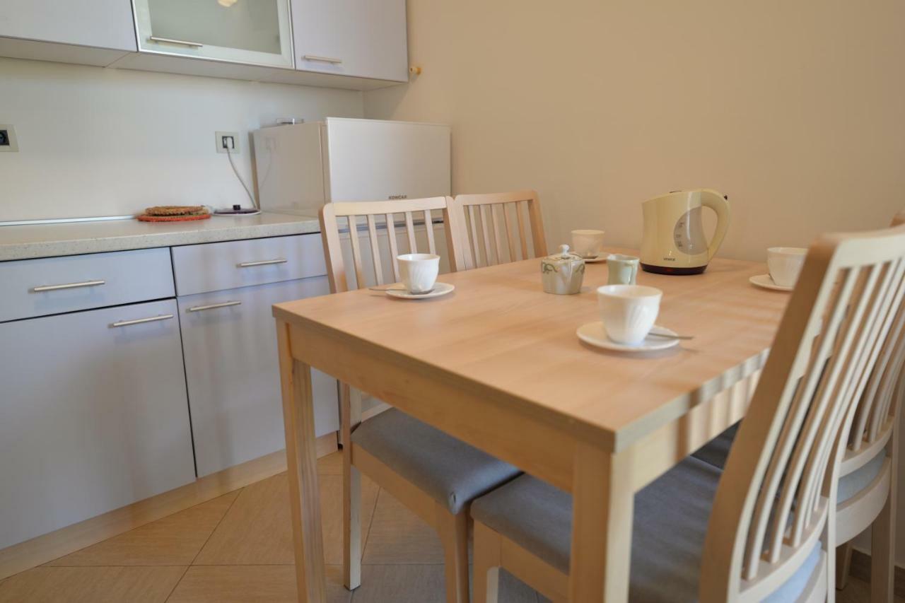 Apartments Palma & Pino ツレス エクステリア 写真
